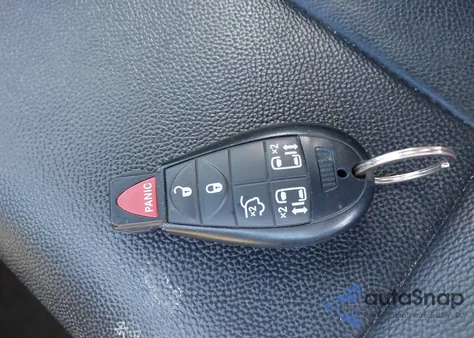 2016 Chrysler Town & Country Touring from USA, damaged, VIN 2C4RC1BG8GR281446